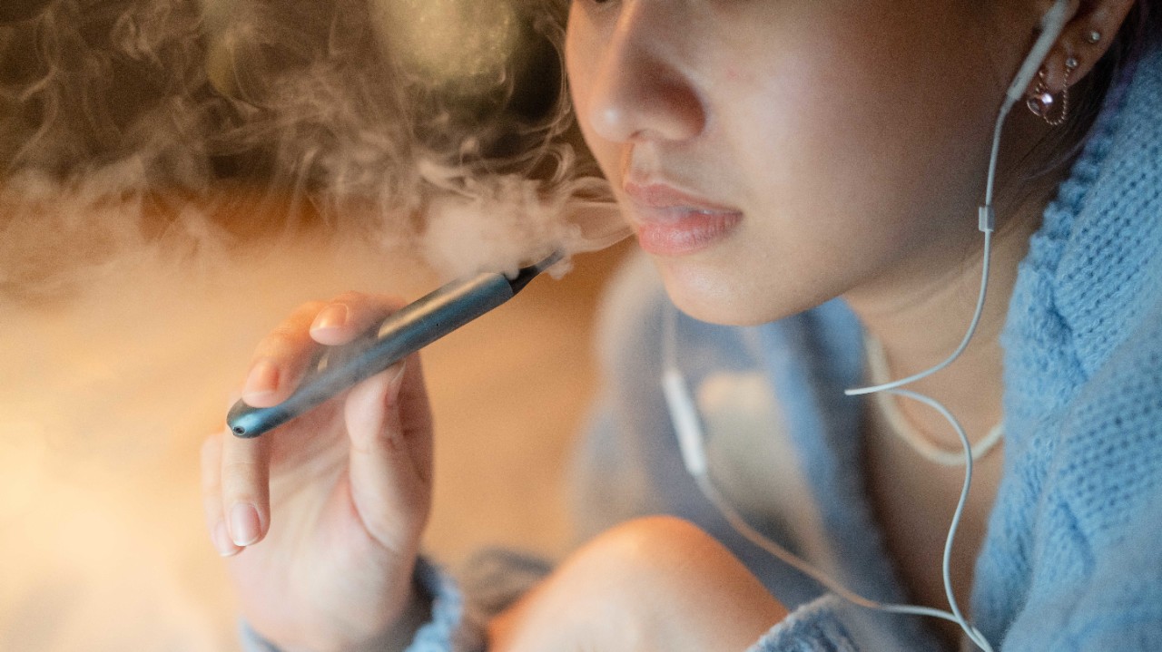 Asthma Foundation CEO calls for ban on disposable vapes amidst health, environment concerns