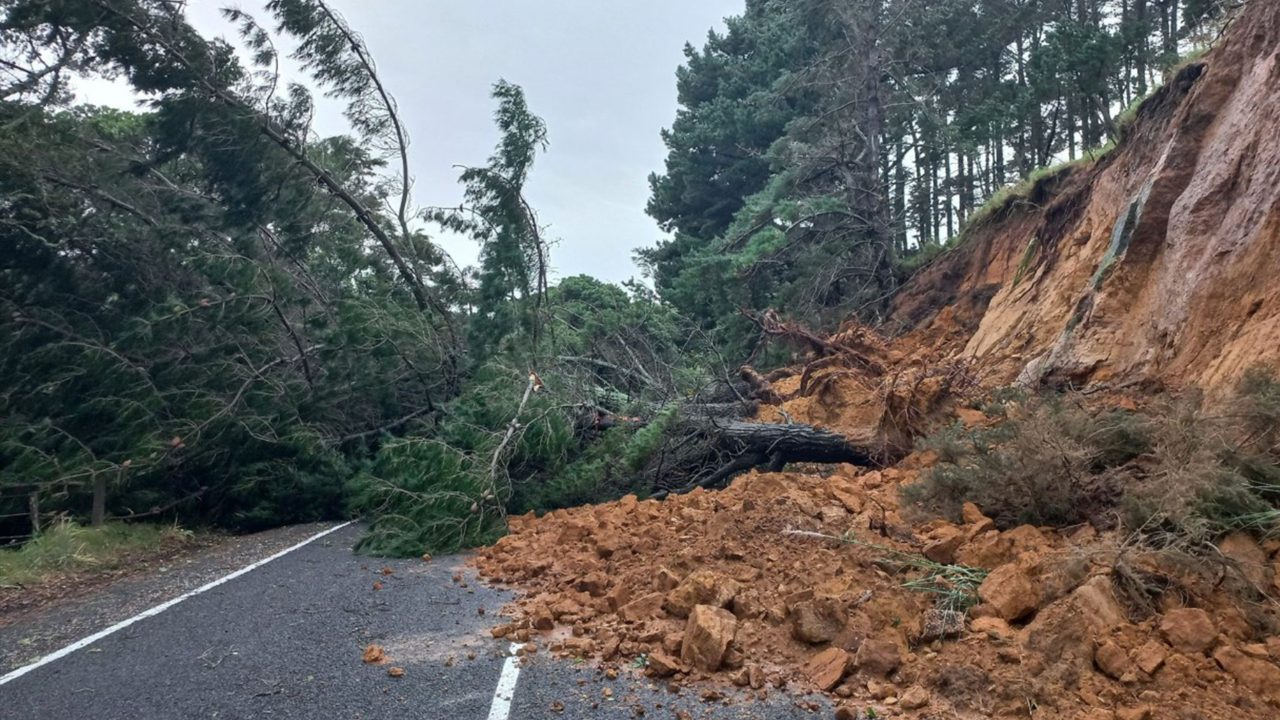 Aucklanders warned not to become complacent as cyclone expected to pick up