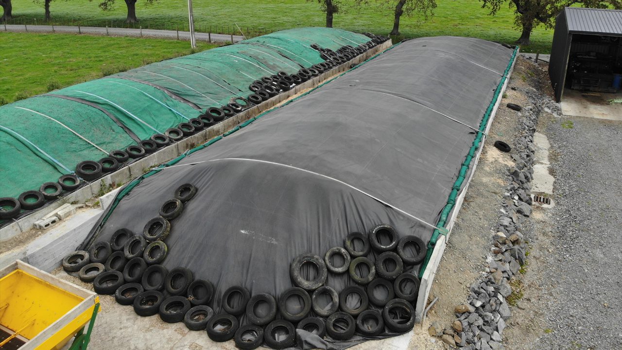 Harvesting benefits of reusable silage covers in modern agriculture