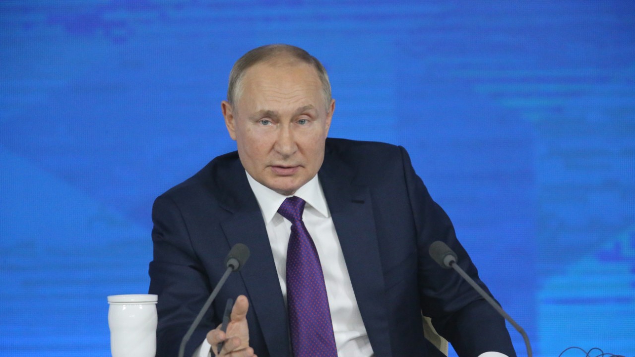 Russian President Vladamir Putin issues nuclear warning to West over Ukraine